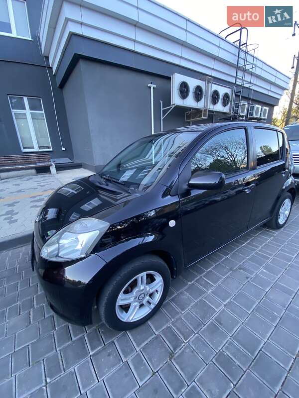 Хэтчбек Daihatsu Sirion 2008 в Одессе
