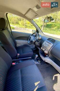 Хэтчбек Daihatsu Sirion 2008 в 