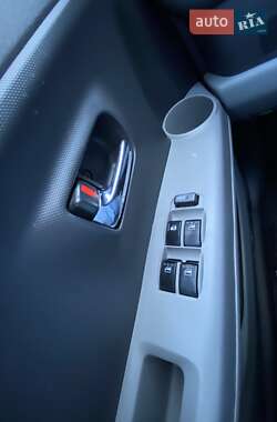 Хэтчбек Daihatsu Sirion 2008 в 