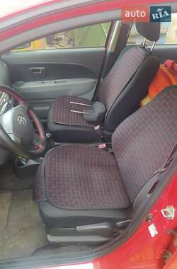 Хэтчбек Daihatsu Sirion 2007 в 