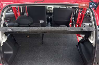 Хэтчбек Daihatsu Sirion 2008 в 