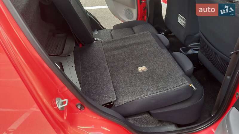 Хэтчбек Daihatsu Sirion 2008 в Киеве