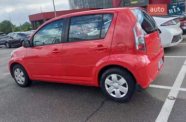 Хэтчбек Daihatsu Sirion 2008 в 