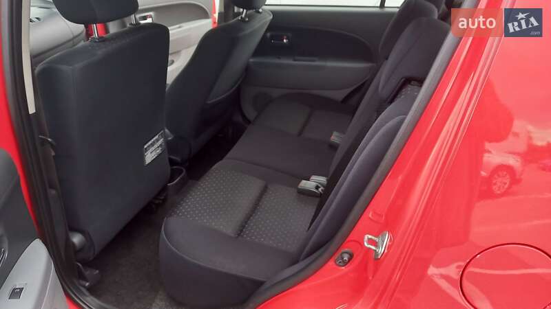 Хэтчбек Daihatsu Sirion 2008 в Киеве