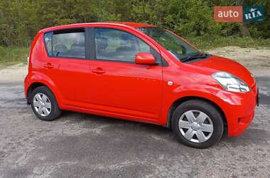Хэтчбек Daihatsu Sirion 2008 в 