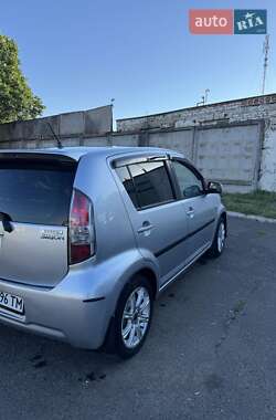Хэтчбек Daihatsu Sirion 2006 в 