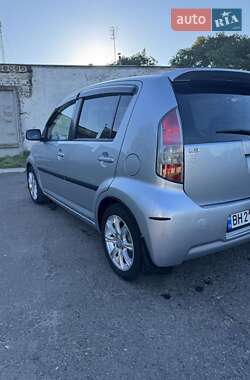 Хэтчбек Daihatsu Sirion 2006 в 