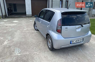 Хэтчбек Daihatsu Sirion 2006 в 