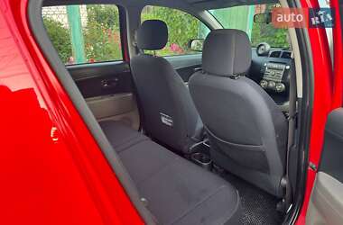 Хэтчбек Daihatsu Sirion 2006 в 