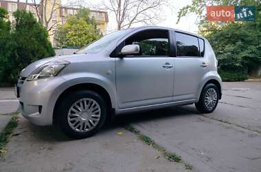 Хэтчбек Daihatsu Sirion 2008 в 