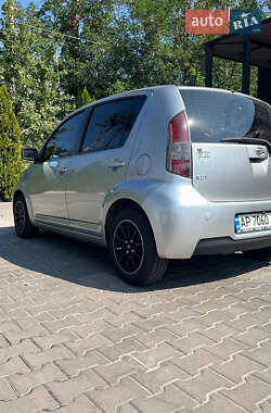 Хэтчбек Daihatsu Sirion 2007 в 