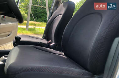 Хэтчбек Daihatsu Sirion 2006 в 