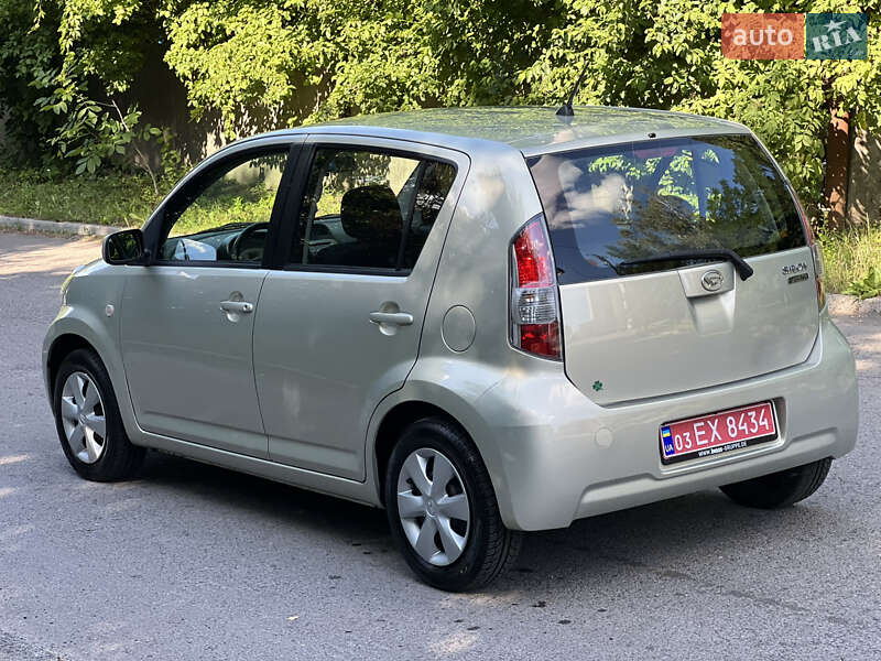 Хетчбек Daihatsu Sirion 2007 в Рівному