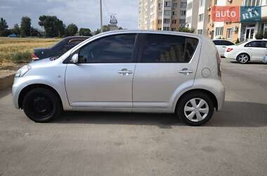 Хетчбек Daihatsu Sirion 2009 в 