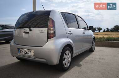 Хетчбек Daihatsu Sirion 2009 в 