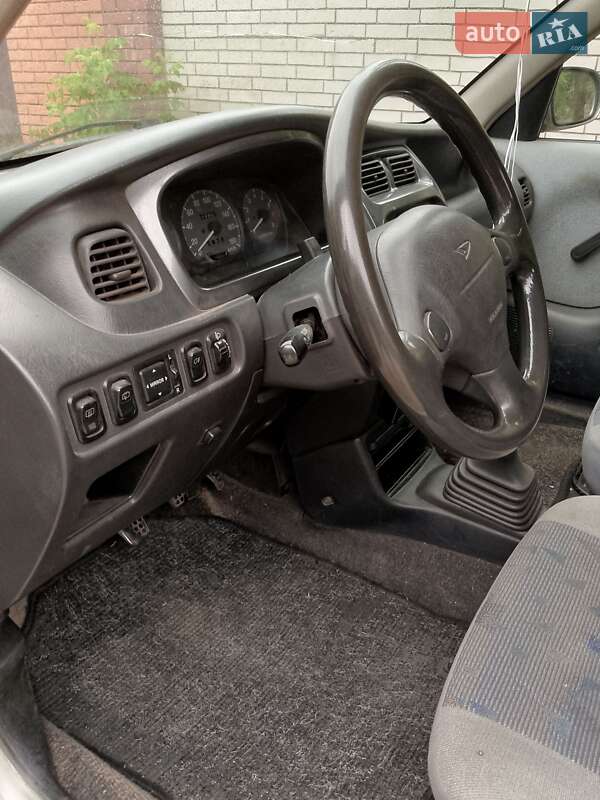 Хетчбек Daihatsu Sirion 2000 в Білогородці