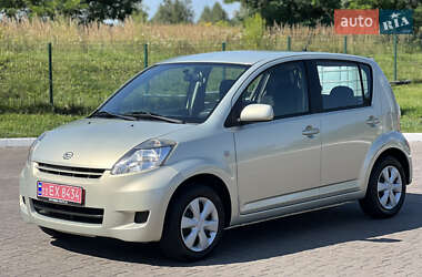 Хэтчбек Daihatsu Sirion 2007 в 