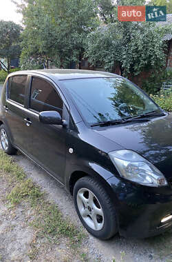 Хетчбек Daihatsu Sirion 2007 в Карлівці