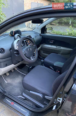 Хэтчбек Daihatsu Sirion 2007 в 
