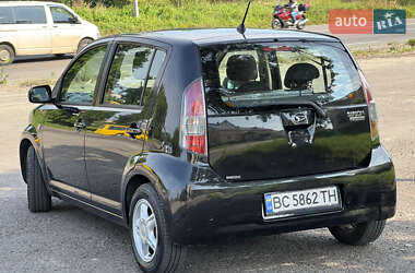 Хэтчбек Daihatsu Sirion 2007 в 