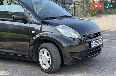 Хэтчбек Daihatsu Sirion 2007 в 