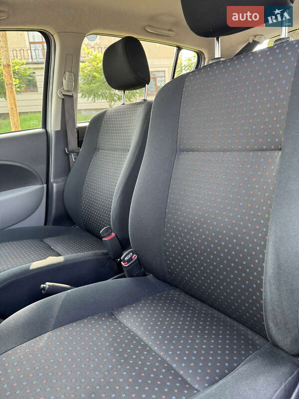 Хэтчбек Daihatsu Sirion 2007 в Львове