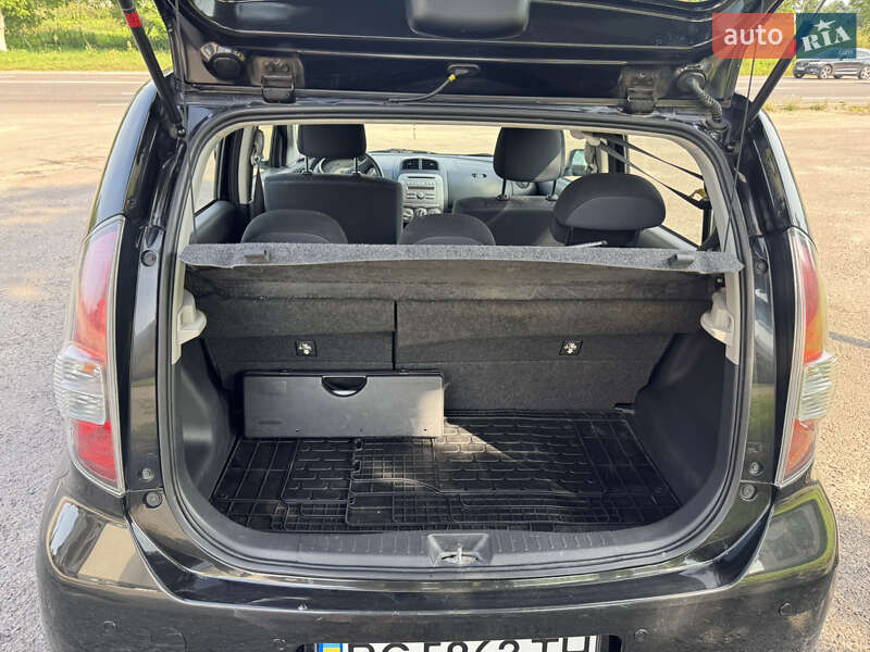 Хэтчбек Daihatsu Sirion 2007 в Львове