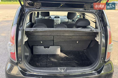 Хэтчбек Daihatsu Sirion 2007 в 