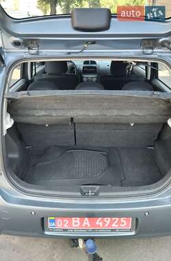 Хэтчбек Daihatsu Sirion 2010 в 
