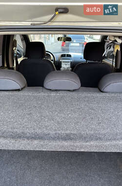 Хэтчбек Daihatsu Sirion 2007 в 