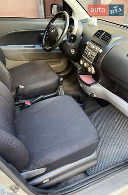 Хэтчбек Daihatsu Sirion 2007 в 
