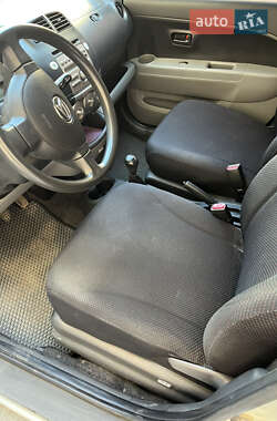 Хэтчбек Daihatsu Sirion 2007 в 