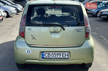Хэтчбек Daihatsu Sirion 2005 в 