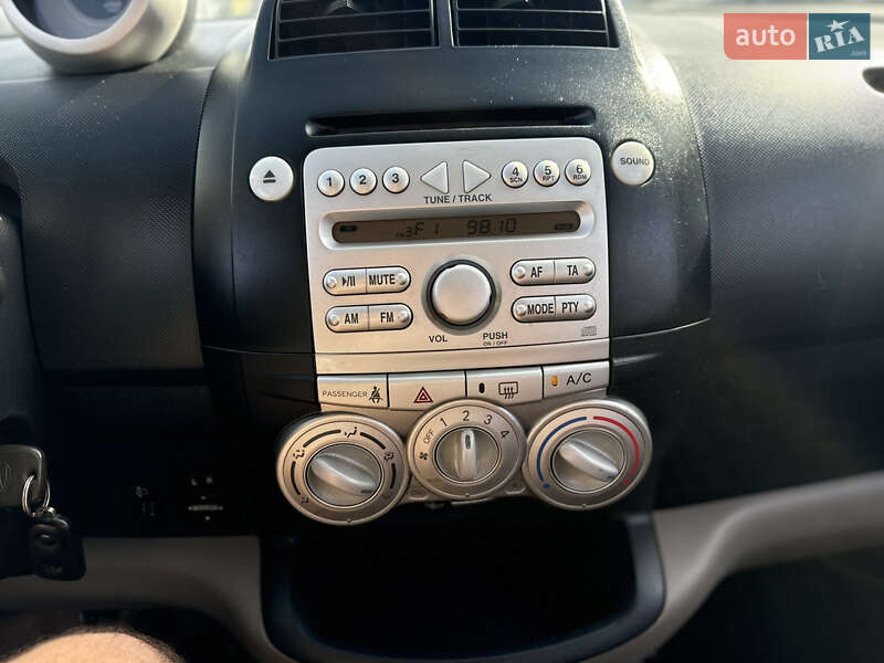 Хетчбек Daihatsu Sirion 2005 в Чернігові