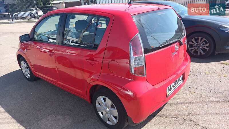 Хэтчбек Daihatsu Sirion 2008 в Киеве