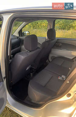 Хэтчбек Daihatsu Sirion 2007 в 