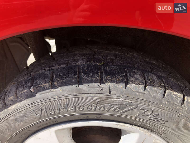 Хэтчбек Daihatsu Sirion 2010 в Ровно