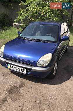 Хэтчбек Daihatsu Sirion 2001 в Кропивницком