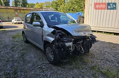 Хэтчбек Daihatsu Sirion 2006 в 