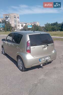 Хэтчбек Daihatsu Sirion 2009 в 