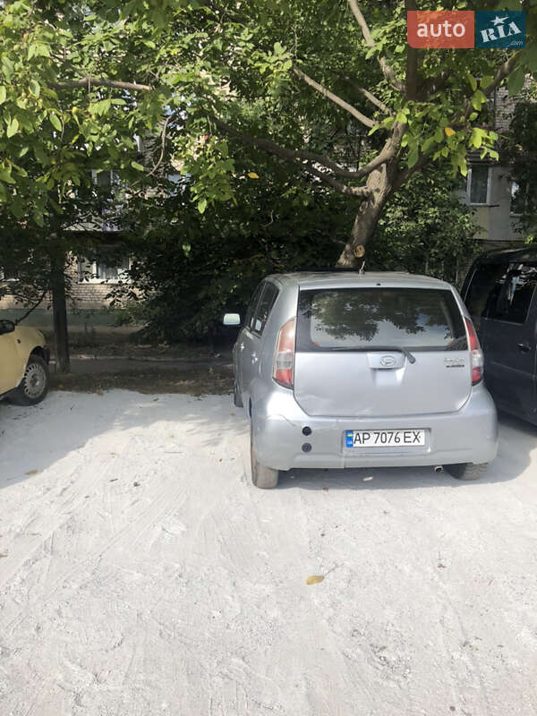 Хетчбек Daihatsu Sirion 2005 в Синельниковому