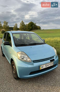 Хэтчбек Daihatsu Sirion 2006 в 
