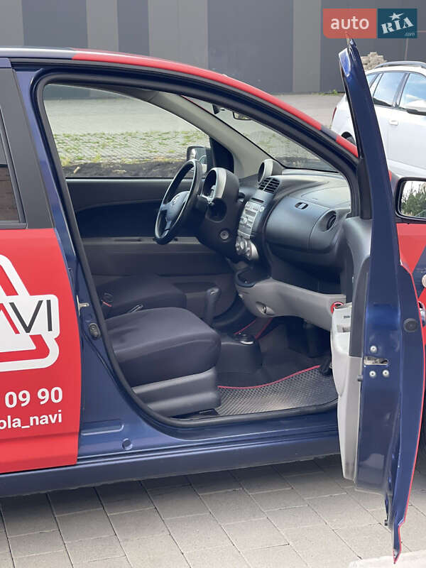 Хэтчбек Daihatsu Sirion 2005 в Хмельницком