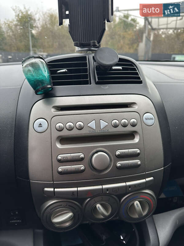 Хэтчбек Daihatsu Sirion 2008 в Киеве