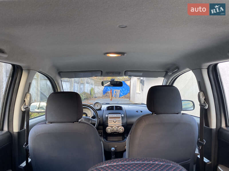 Хэтчбек Daihatsu Sirion 2007 в Виннице