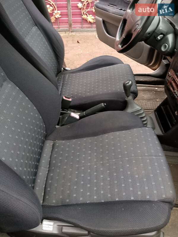 Хэтчбек Daihatsu Sirion 2003 в Киеве