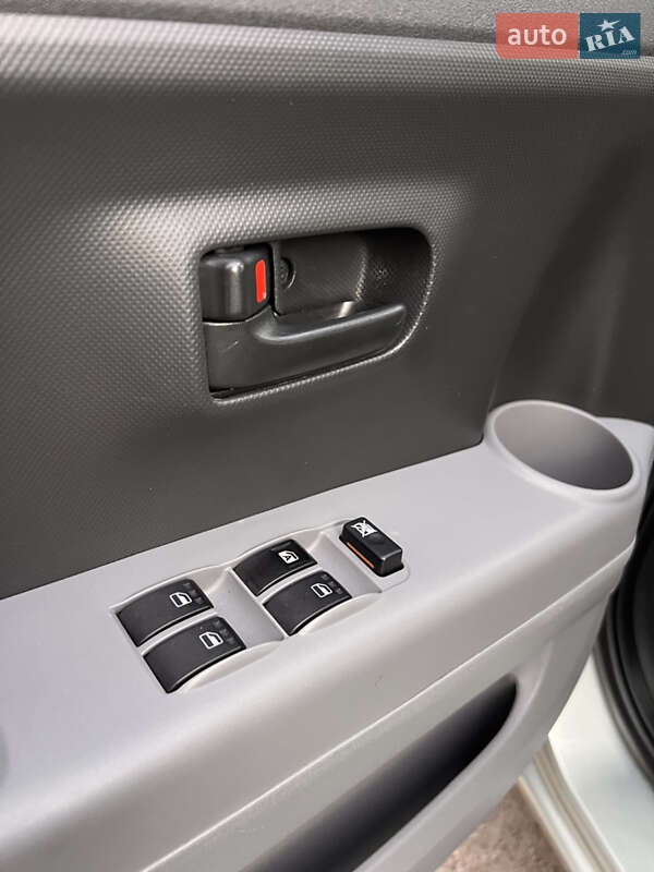 Хэтчбек Daihatsu Sirion 2007 в Ровно фото 14 Хэтчбек Daihatsu Sirion 2007 в Ровно