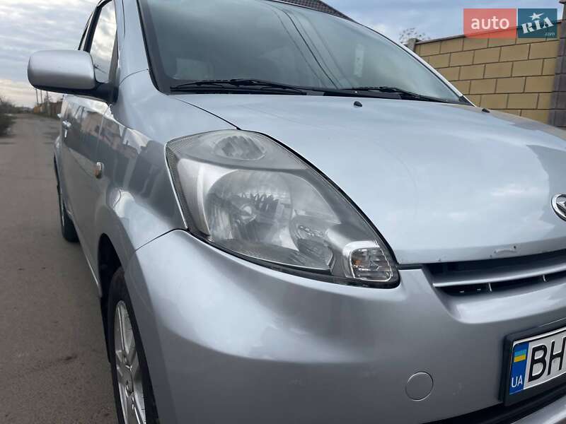 Хэтчбек Daihatsu Sirion 2006 в Одессе