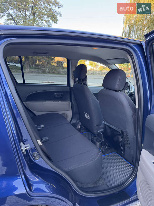 Хэтчбек Daihatsu Sirion 2005 в Львове