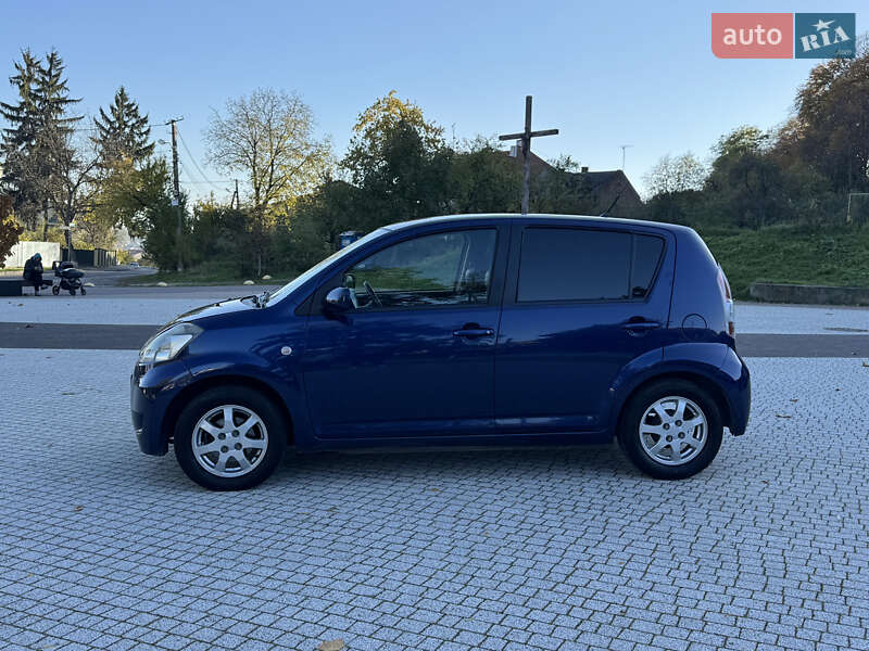 Хэтчбек Daihatsu Sirion 2005 в Львове